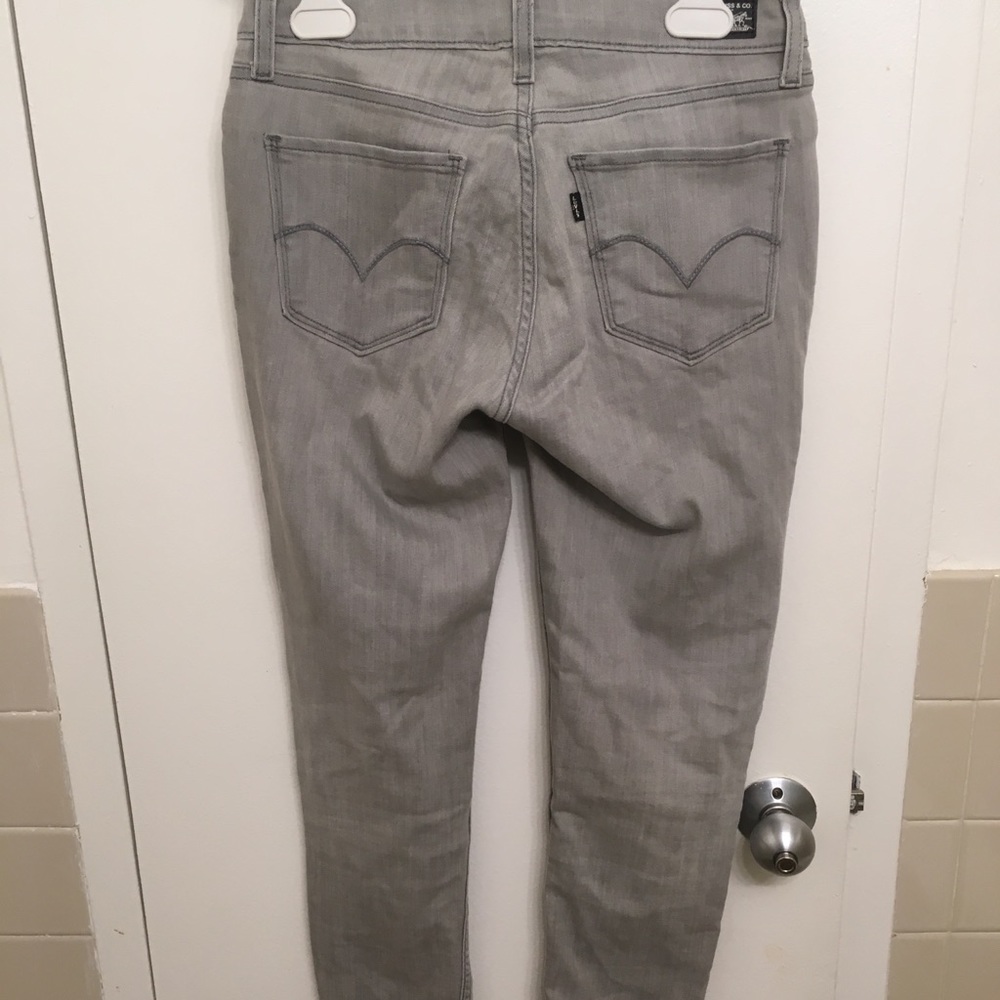 Jeans - Picture 2 of 4